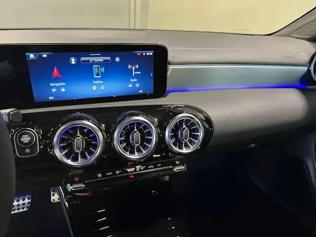 Mercedes-Benz CLA 220