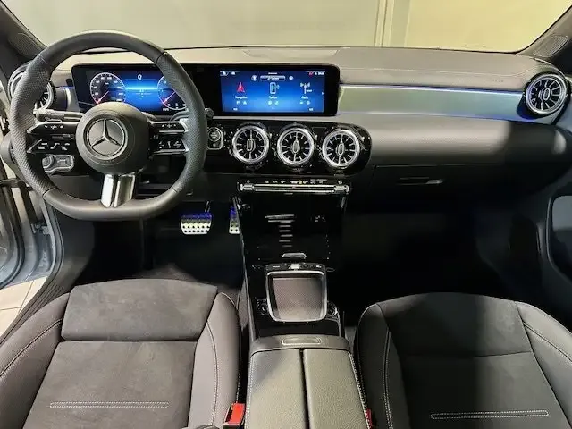 Mercedes-Benz CLA 220