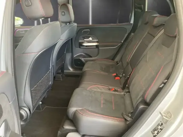 Mercedes-Benz GLB 220