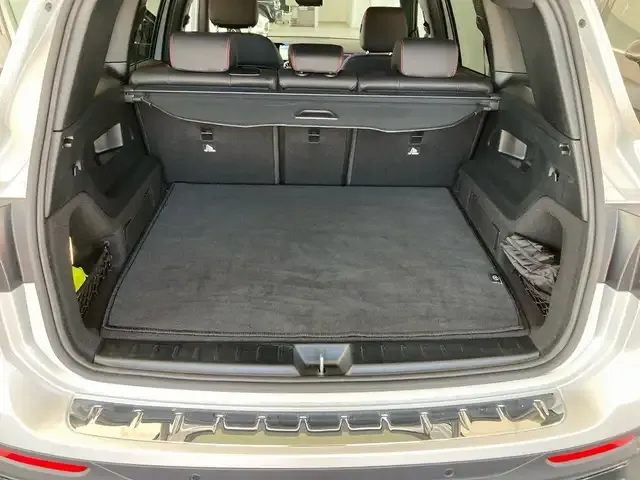 Mercedes-Benz GLB 220