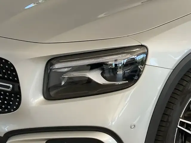 Mercedes-Benz GLB 220