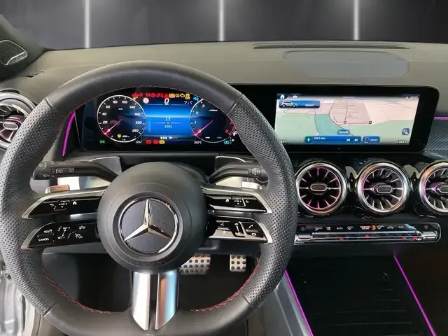 Mercedes-Benz GLB 220