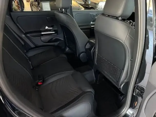 Mercedes-Benz GLA 220