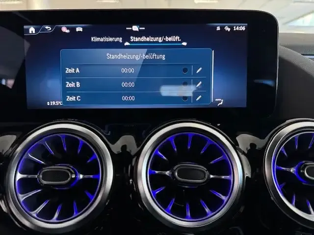 Mercedes-Benz GLA 220