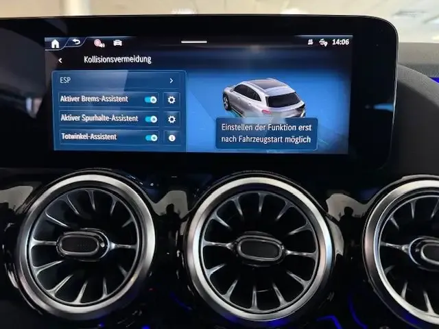 Mercedes-Benz GLA 220