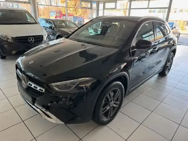 Mercedes-Benz GLA 220