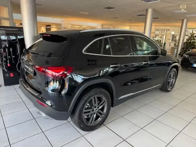 Mercedes-Benz GLA 220