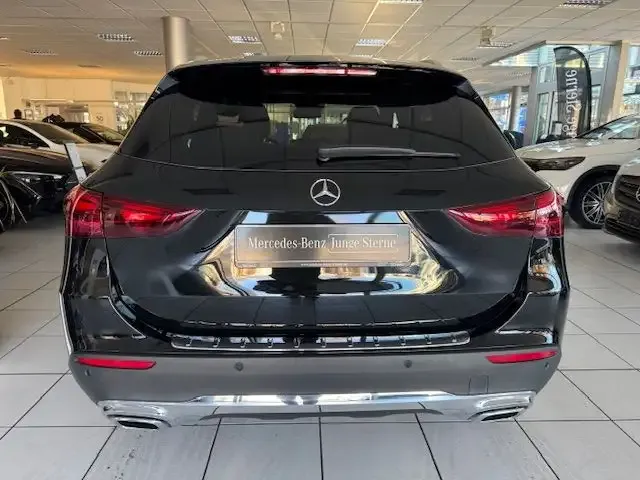 Mercedes-Benz GLA 220