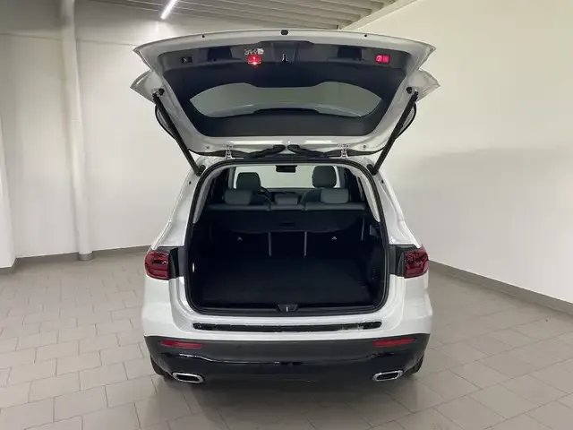 Mercedes-Benz GLB 220