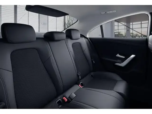 Mercedes-Benz CLA 220