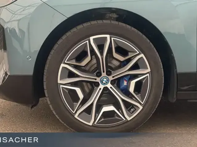BMW iX