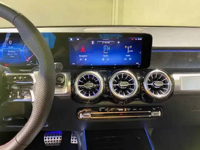 Mercedes-Benz GLB 220
