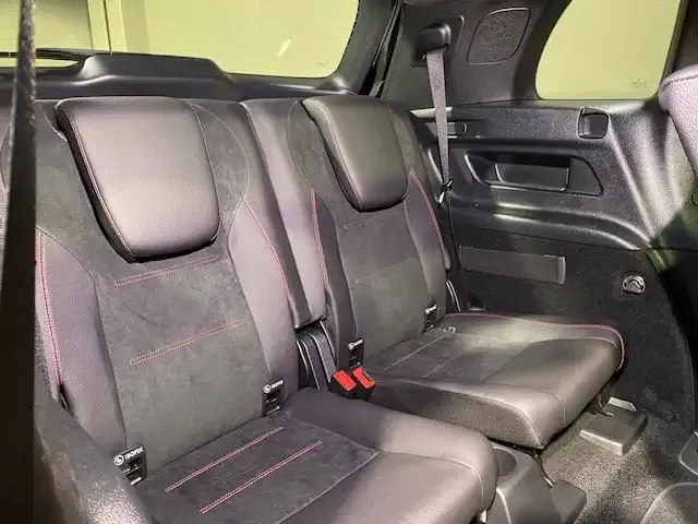 Mercedes-Benz GLB 220
