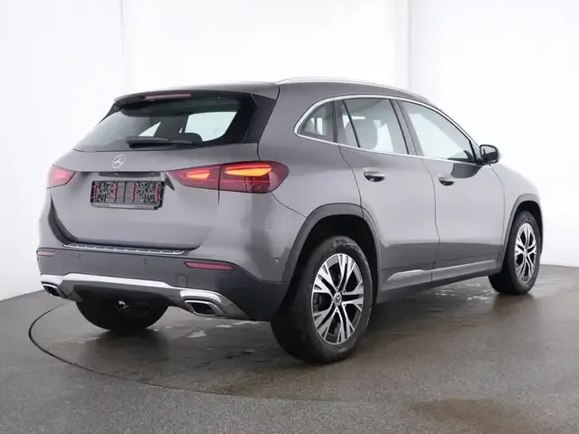 Mercedes-Benz GLA 220