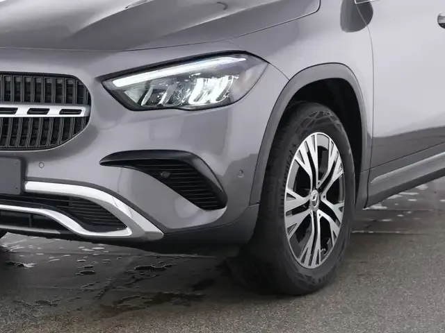 Mercedes-Benz GLA 220