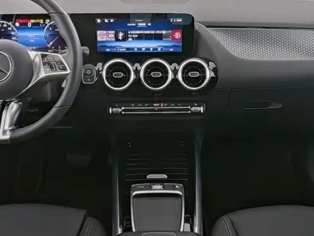 Mercedes-Benz GLA 220