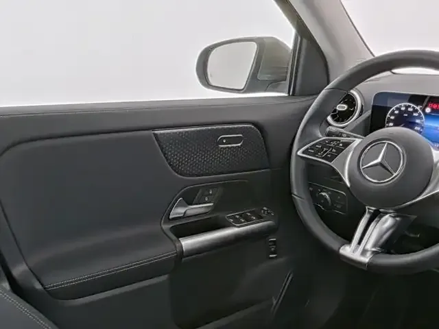 Mercedes-Benz GLA 220