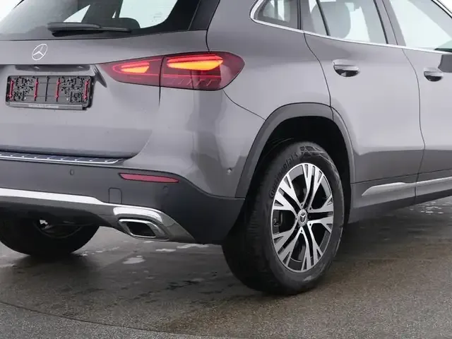 Mercedes-Benz GLA 220
