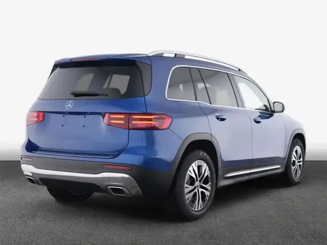 Mercedes-Benz GLB 220