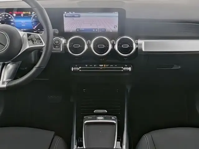 Mercedes-Benz GLB 220