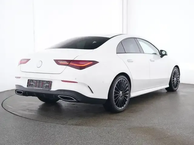 Mercedes-Benz CLA 200