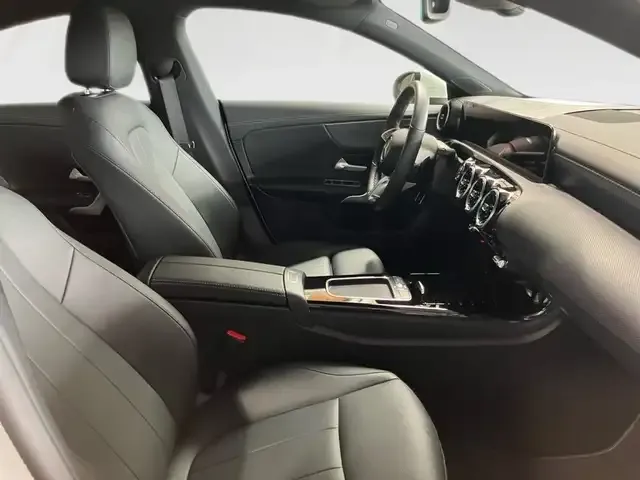 Mercedes-Benz CLA 220