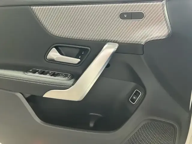 Mercedes-Benz CLA 220