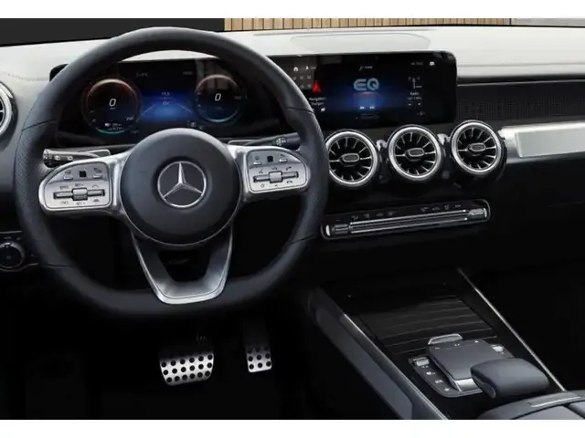 Mercedes-Benz EQB 300