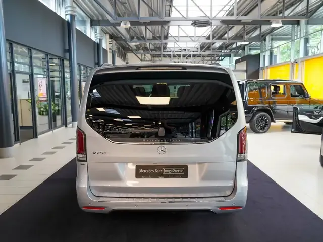 Mercedes-Benz V 250