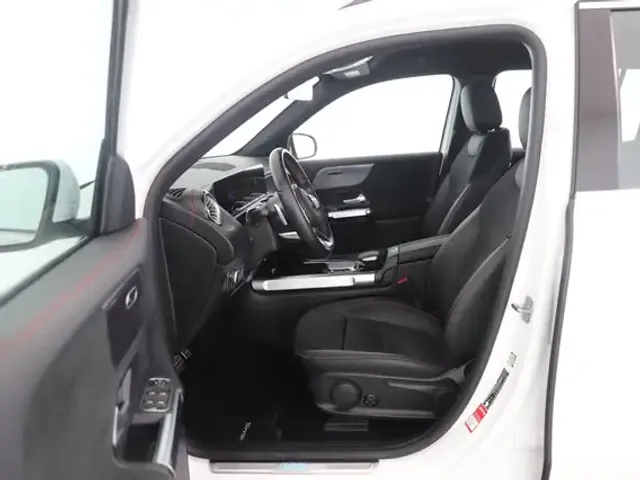 Mercedes-Benz EQB 300