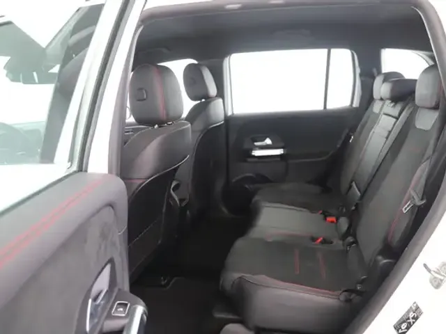 Mercedes-Benz EQB 300