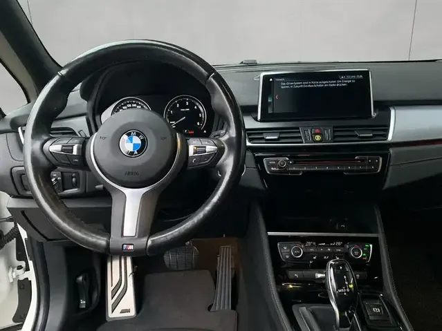 BMW 218