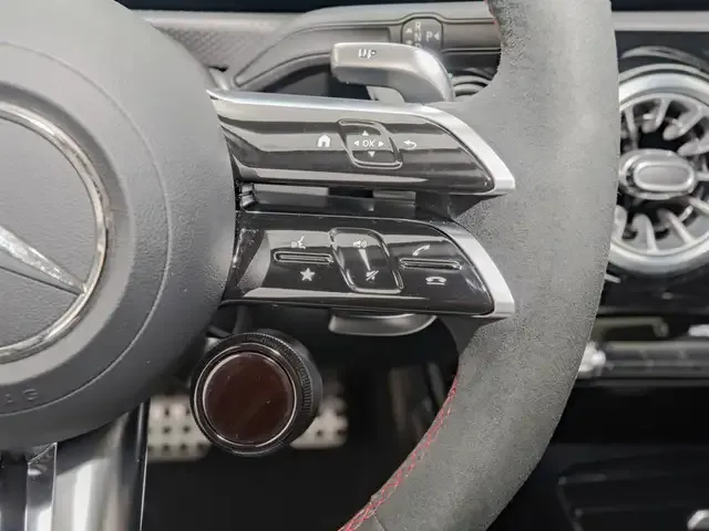 Mercedes-Benz CLA 35 AMG