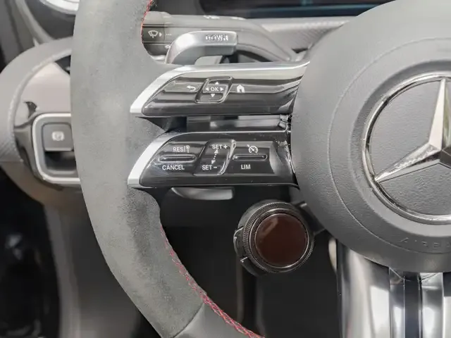 Mercedes-Benz CLA 35 AMG