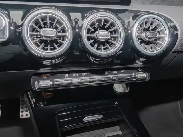 Mercedes-Benz CLA 35 AMG