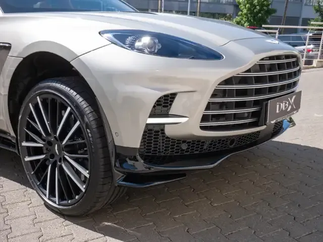 Aston Martin DBX