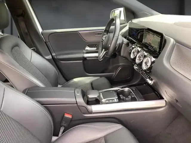 Mercedes-Benz B 220