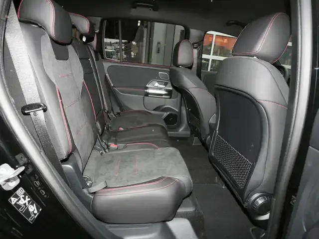 Mercedes-Benz GLB 180