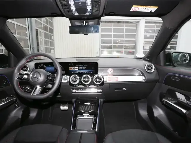 Mercedes-Benz GLB 180