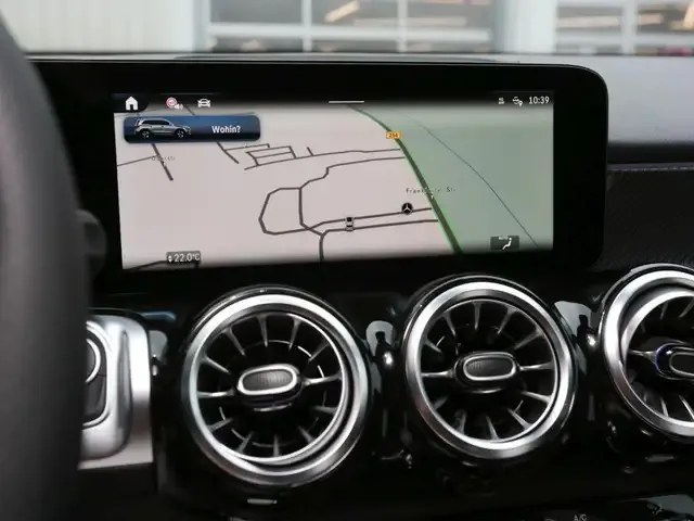 Mercedes-Benz GLB 180