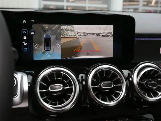 Mercedes-Benz GLB 180