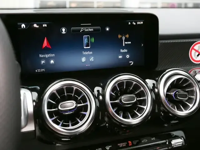 Mercedes-Benz GLB 180