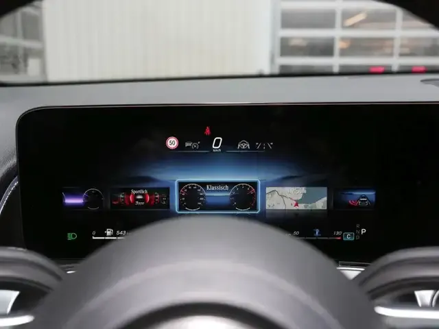 Mercedes-Benz GLB 180