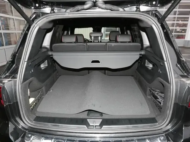 Mercedes-Benz GLB 180