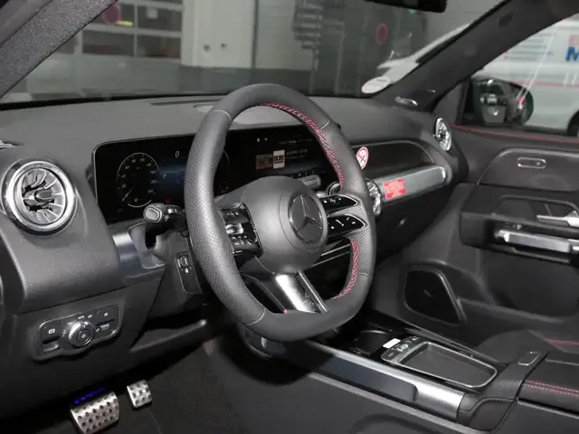 Mercedes-Benz GLB 180