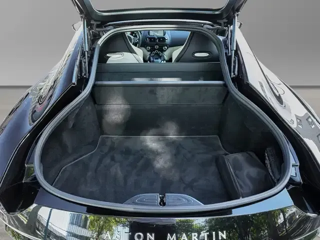 Aston Martin Vantage