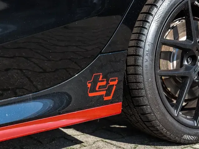 BMW 128