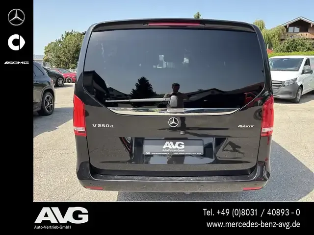 Mercedes-Benz V 250