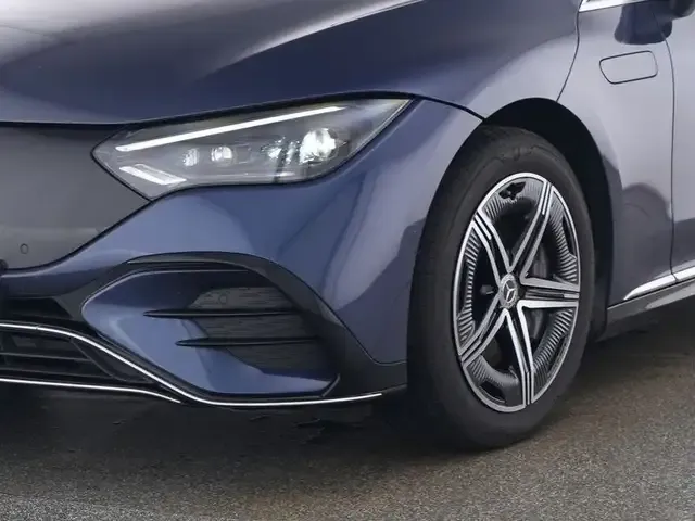 Mercedes-Benz EQE 300