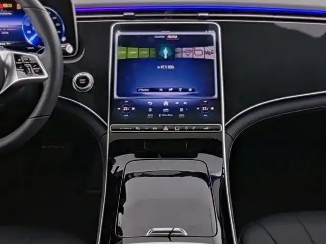 Mercedes-Benz EQE 300